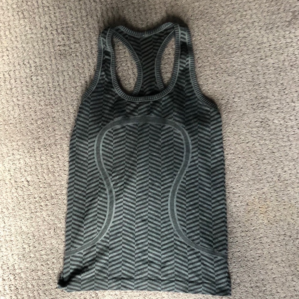 lulu lemon, 6, black/gray un continued color